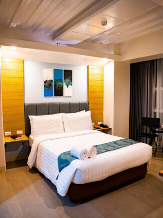 Superior Room (Queen Bed)